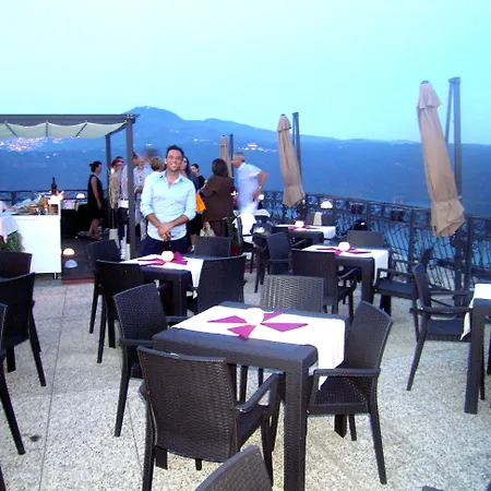 酒店 卡斯特甘多夫酒店 4*