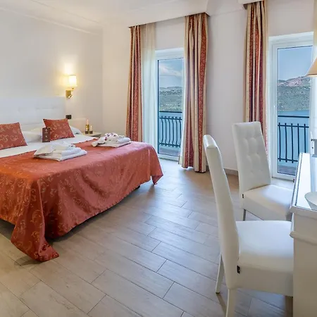 Hotel Castel Gandolfo 4* קסטל גנדולפו