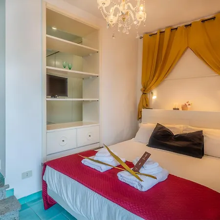 מלון Hotel Castel Gandolfo 4*
