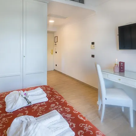 Hotel Castel Gandolfo מלון