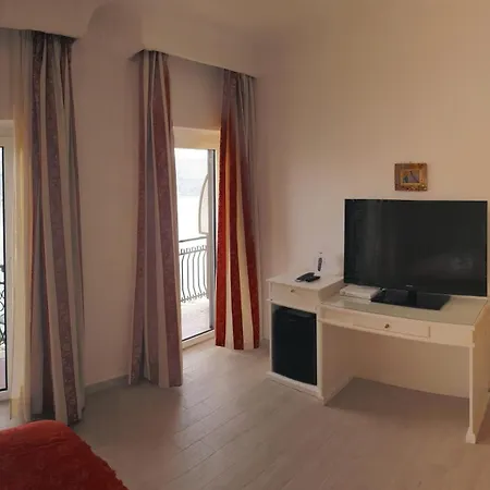 Hotel Castel Gandolfo 4* קסטל גנדולפו