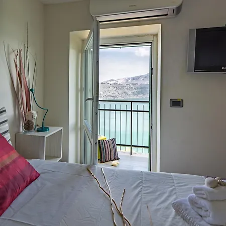Hotel Castel Gandolfo מלון 4*