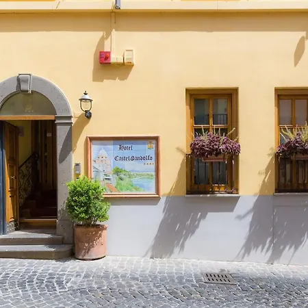 מלון Hotel Castel Gandolfo 4*